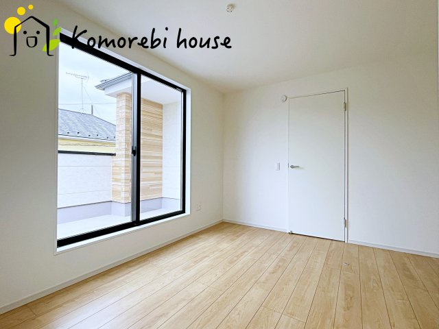 桶川市朝日　4期　新築戸建て　ケイアイグレイス　01の寝室|ゆとりの広さです