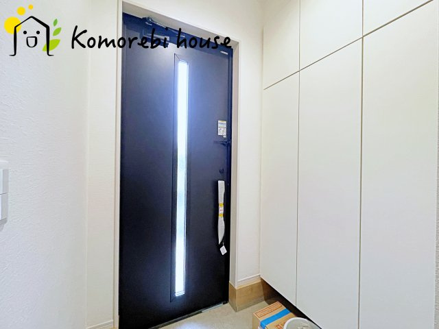 桶川市朝日　4期　新築戸建て　ケイアイグレイス　01の玄関|シンプルで使いやすい玄関です
