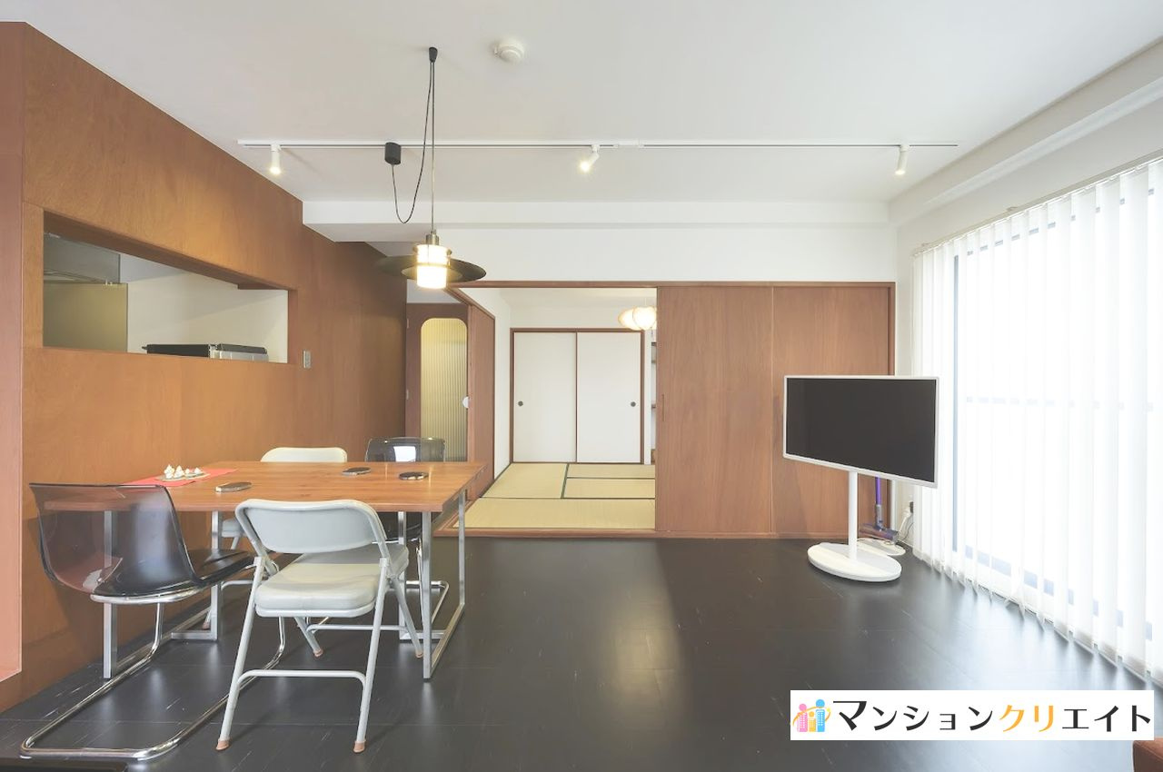 信開ドヌール二の宮【北欧風リノベーション済・ガレージ付】の居間・リビング|LDK約22帖