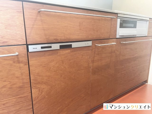 信開ドヌール二の宮【北欧風リノベーション済・ガレージ付】のキッチン|ビルドイン食洗機です