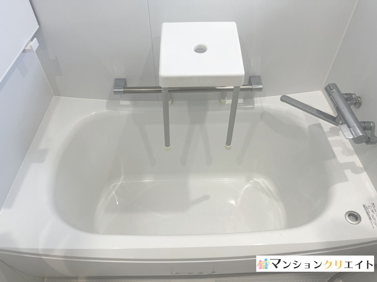 信開ドヌール二の宮【北欧風リノベーション済・ガレージ付】の浴室|浴槽