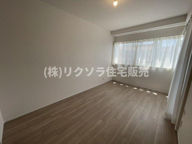 フロレスタ・ミオ山田池公園の子供部屋|洋室5.4帖
■物件内覧・資金計画相談・住宅ローン相談、リフォーム相談、お問合せ受付中■
※当日・翌日のご内覧、ご相談はお電話でのお問合せがスムーズです！