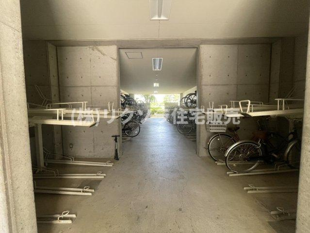 フロレスタ・ミオ山田池公園の駐輪場|■物件内覧・資金計画相談・住宅ローン相談、リフォーム相談、お問合せ受付中■
※当日・翌日のご内覧、ご相談はお電話でのお問合せがスムーズです！