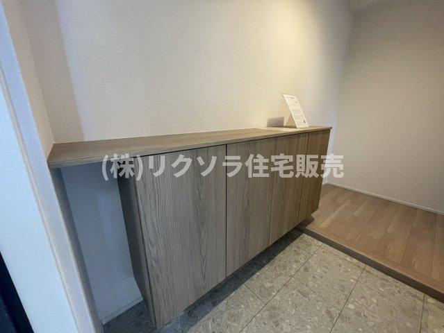 フロレスタ・ミオ山田池公園の収納|フロートタイプの玄関収納
■物件内覧・資金計画相談・住宅ローン相談、リフォーム相談、お問合せ受付中■
※当日・翌日のご内覧、ご相談はお電話でのお問合せがスムーズです！