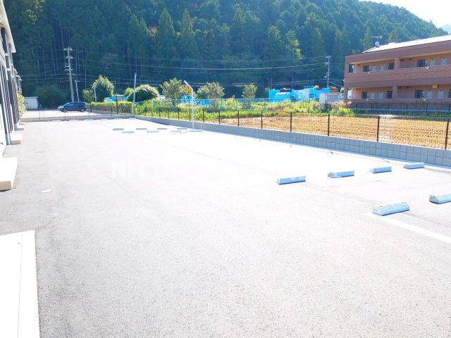 Ｃａｓａ美輪Ⅱの駐車場|敷地内に駐車場があります！
