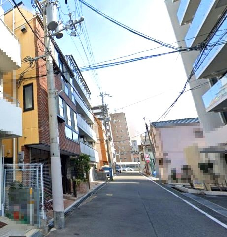 生田町4丁目の前面道路含む現地写真|東南向きのため毎日朝日が差し込みます。気持ちのいい朝を迎えられますね。
