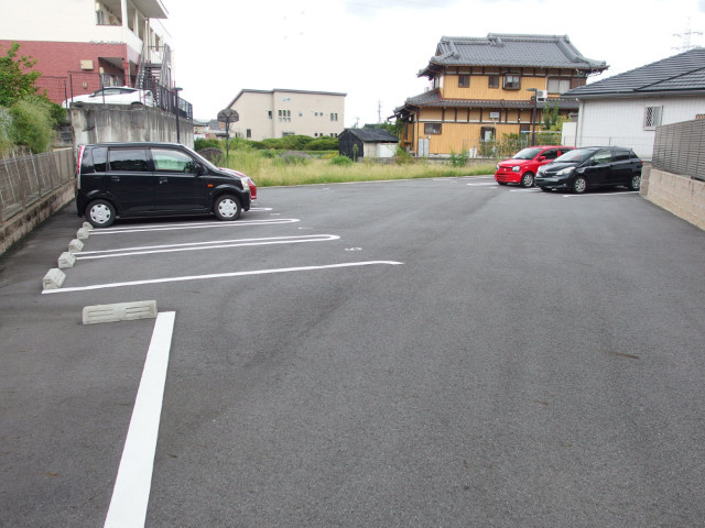 アイレットの駐車場