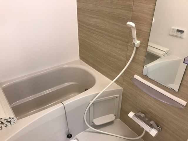 アイレットの浴室