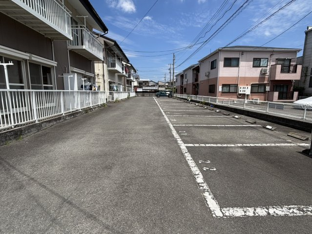 サウスフィールドA棟の駐車場