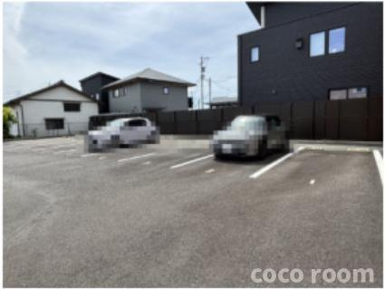 タウニール の駐車場