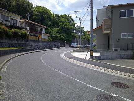 安芸区矢野東4丁目中古戸建の前面道路含む現地写真