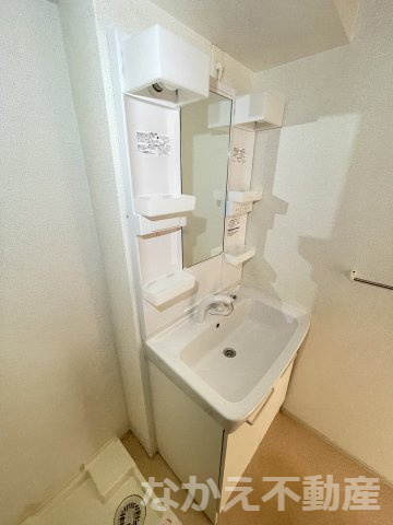 【洗面所】 | 脱衣スペースもあります