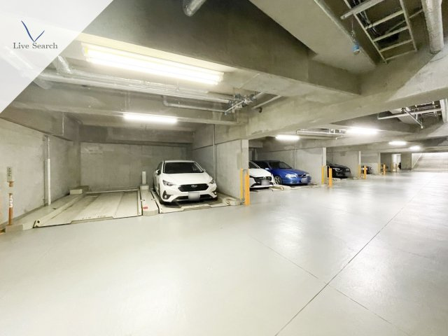 オーパスホームズ白山のロビー
