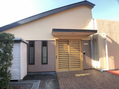 【その他共用部分】 | 泉北御池台第一住宅７号棟 | 集会所では地域防犯の発信も行われており住まう方のコミュニティの場となっています。