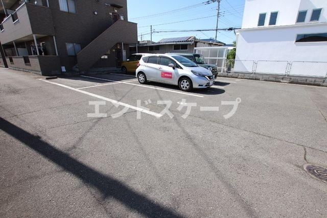 サンドキャッスルの駐車場|高崎、前橋のお部屋探しはエンドスケープまで！お客様の理想お聞かせ下さい♪