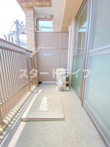 大阪市東淀川区西淡路２丁目の賃貸マンションのバルコニー