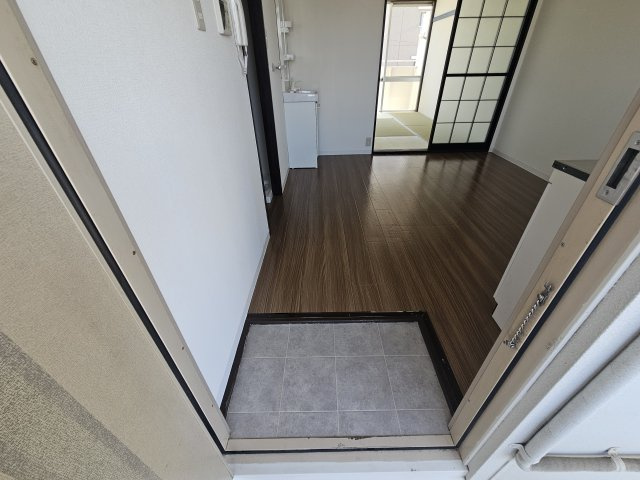 ハイツ野々上の玄関