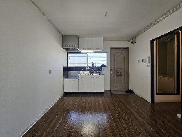 ハイツ野々上の居間・リビング