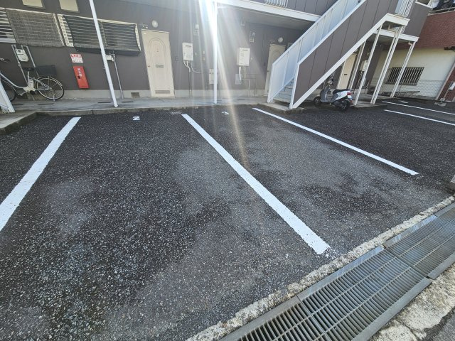 ハイツ野々上の駐車場