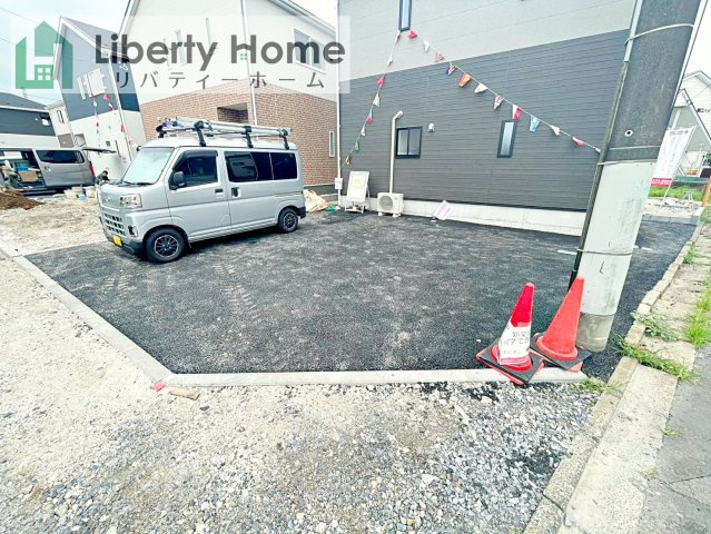 土浦市中村南第11　新築戸建　1号棟の駐車場