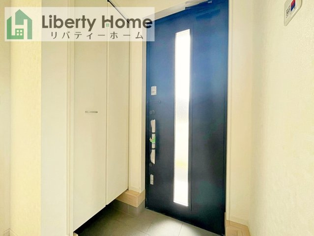 土浦市中村南第11　新築戸建　1号棟の玄関