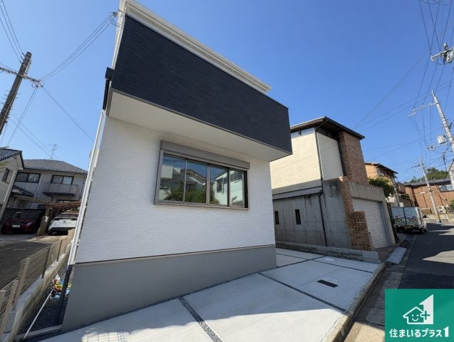寝屋川市三井が丘　第1期　新築一戸建ての外観|お客様に長く安心して住んでいだだける事にこだわった家づくり！住んでからのアフターサービスにもしっかりと取り組んでいます！