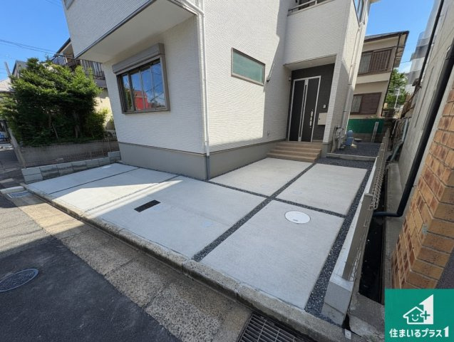 寝屋川市三井が丘　第1期　新築一戸建ての駐車場|駐車スペース！散水栓があるので、こまめに愛車を洗えます！
