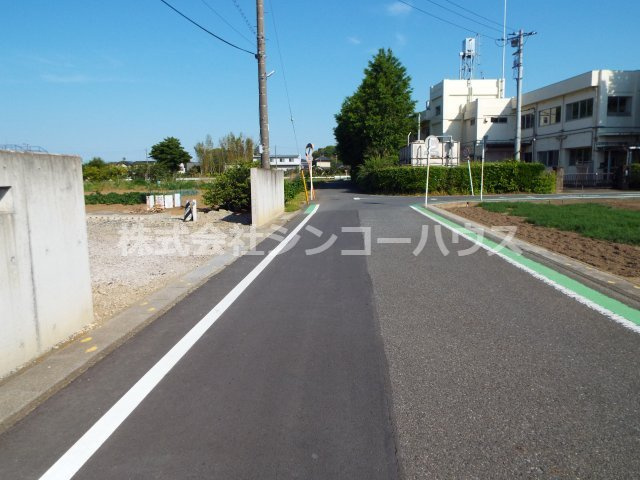 【前面道路含む現地写真】 | 久喜市除堀　資材置場
