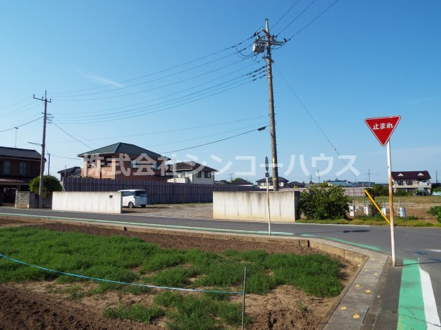 【前面道路含む現地写真】 | 久喜市除堀　資材置場