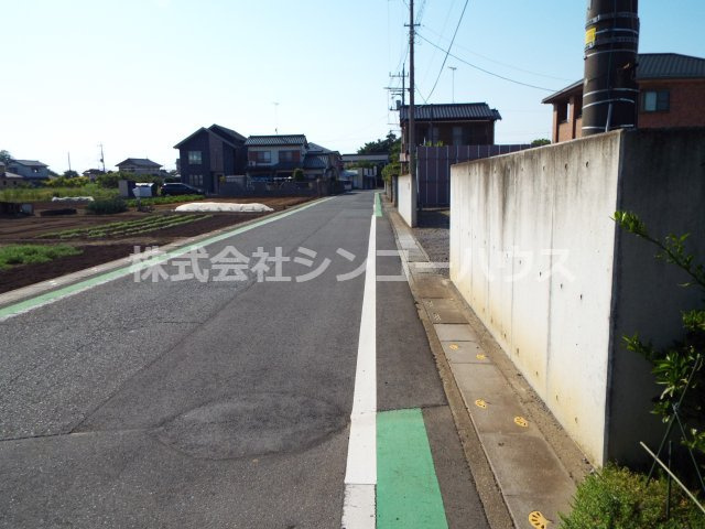 【前面道路含む現地写真】 | 久喜市除堀　資材置場