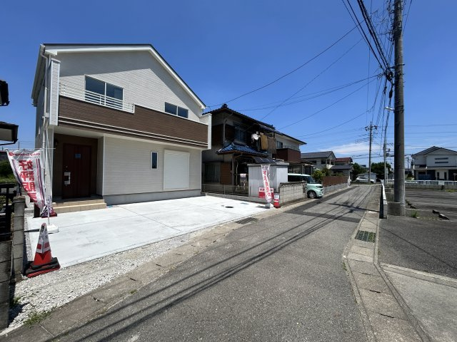 新築　高崎市並榎町　Heartful　Town　A号棟の前面道路含む現地写真|現地写真　南側接道幅員約4ｍ