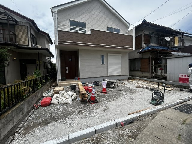 新築　高崎市並榎町　Heartful　Town　A号棟の駐車場|現地写真　駐車スペースは並列2台分可能です！
