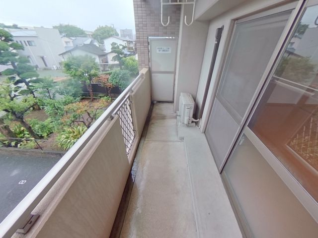 セラコート本山のバルコニー