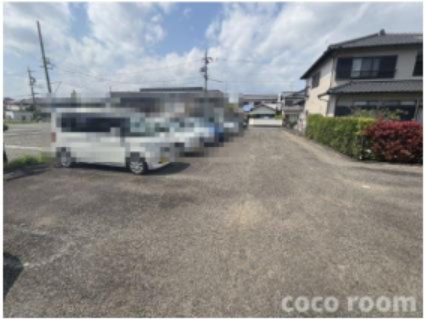 ビバーチェ　Iの駐車場
