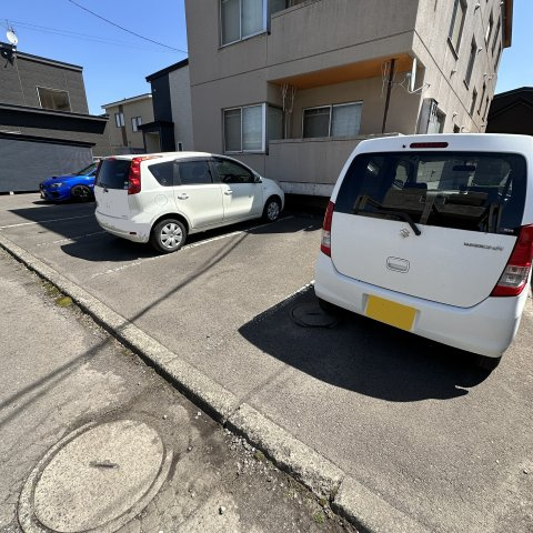 サンライズハイツの駐車場