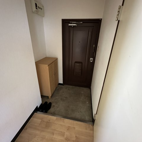 サンライズハイツの玄関