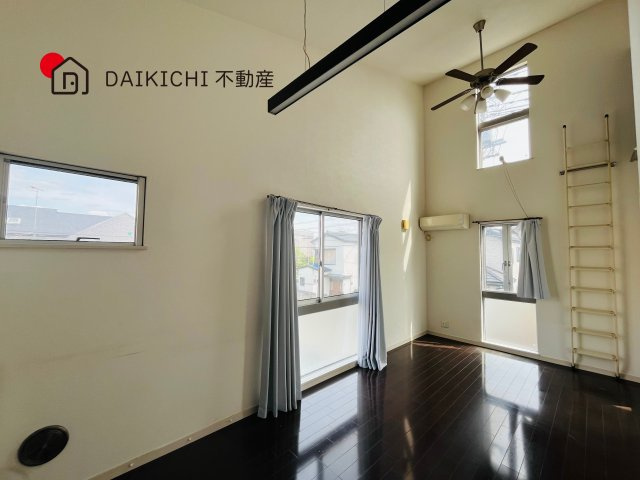【居間・リビング】 | 川越市石原町2丁目　中古戸建