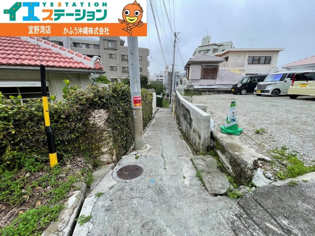 那覇三原２丁目　土地の前面道路含む現地写真