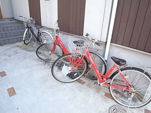 クレフラスト広川　A棟のエントランス