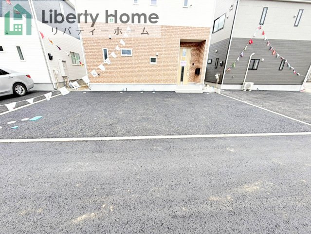 土浦市中村南第11　新築戸建　2号棟の駐車場