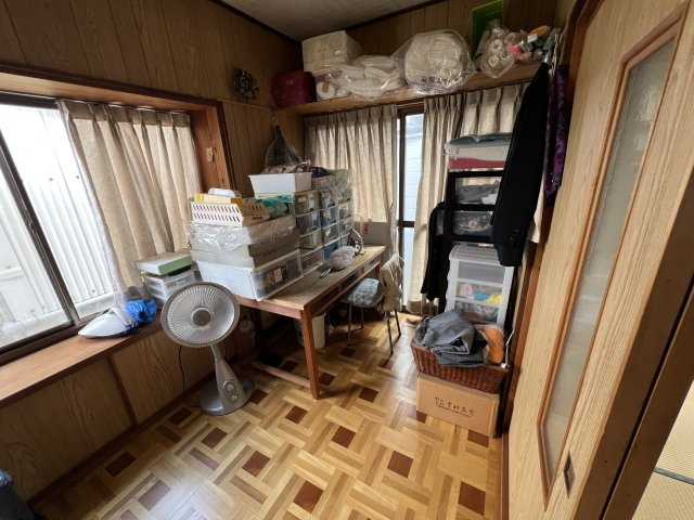 津山市日上　中古住宅7DKのその他|和室から続くホビールーム。趣味や、リモートワークにも便利なスペースです。