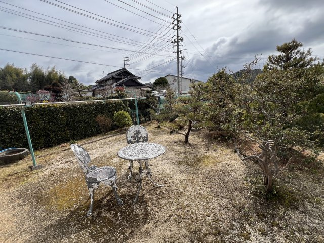 津山市日上　中古住宅7DKの庭