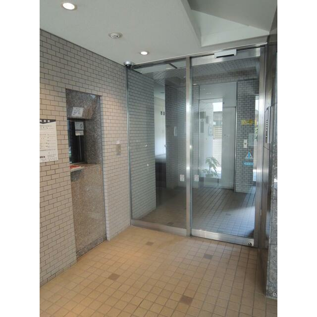 日神パレス八王子のエントランス