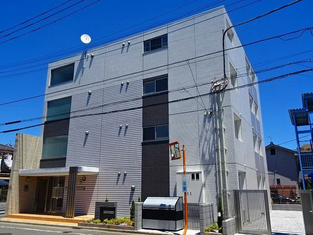 青梅市新町３丁目の賃貸マンションの外観