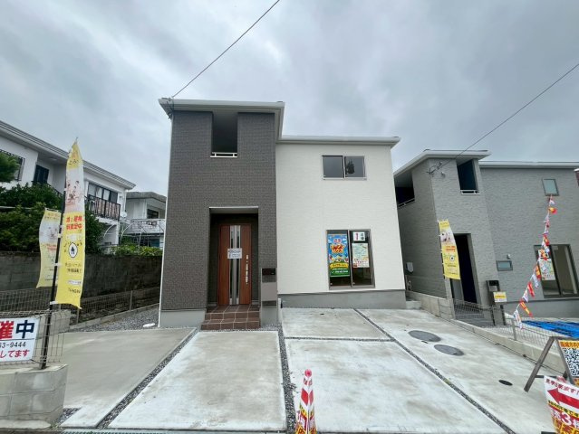 南城市大里高平 新築戸建て 1号棟（全3棟）の駐車場