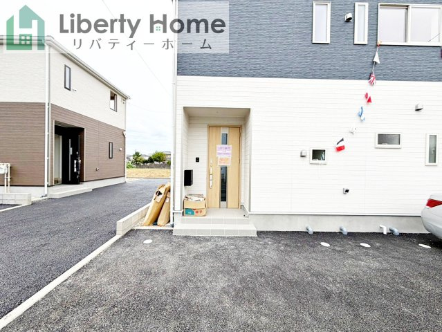 土浦市中村南第11　新築戸建　3号棟の玄関