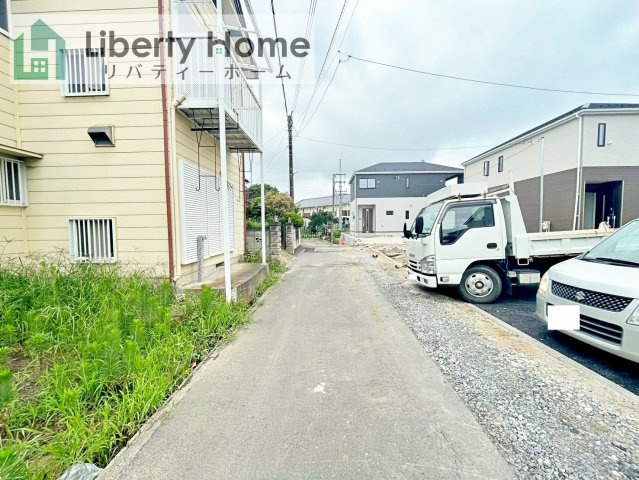 土浦市中村南第11　新築戸建　3号棟の前面道路含む現地写真