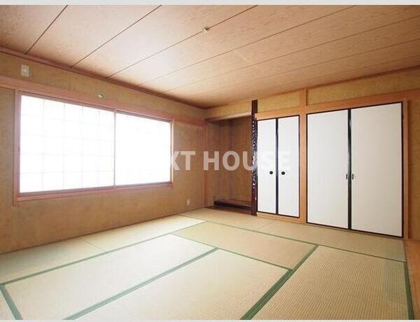 安立2丁目戸建の居間・リビング