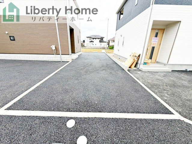 土浦市中村南第11　新築戸建　4号棟の駐車場
