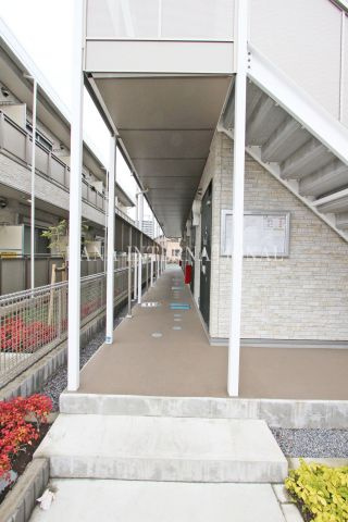 リブリ・Y＆Sのエントランス